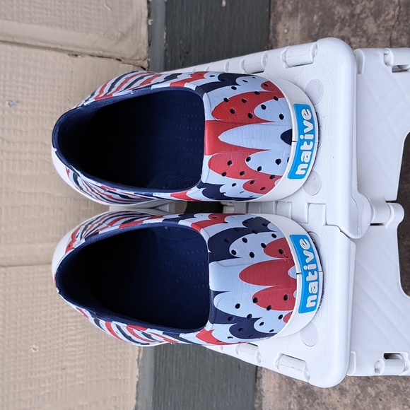 Men's Native Water Shoes - sz 10 - Picture 2 of 10